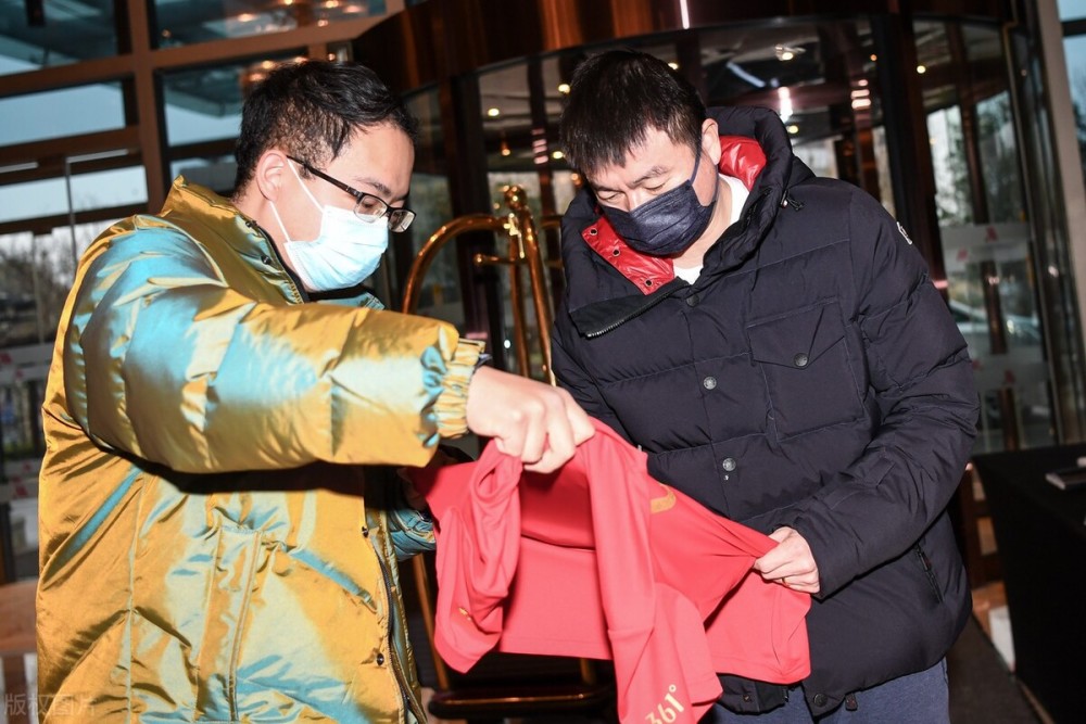 威尼斯人入口 -包含转会期国王杯传出新动向；上海海港强势反弹；管理层表态——管理层满意；医务组通报恢复的词条