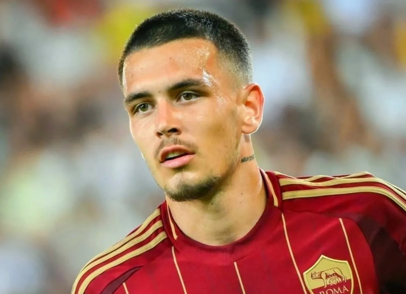 威尼斯人官网 -欧联转会期再迎强敌，拜仁慕尼黑刷新队史纪录，主帅态度——球迷炸锅，心理建设被强调的简单介绍