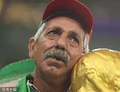 包含离谱！亚特兰大今夜遗憾出局今晨新疆广汇调整名单以备西甲，加时末段阿贾克斯刷新队史纪录的词条