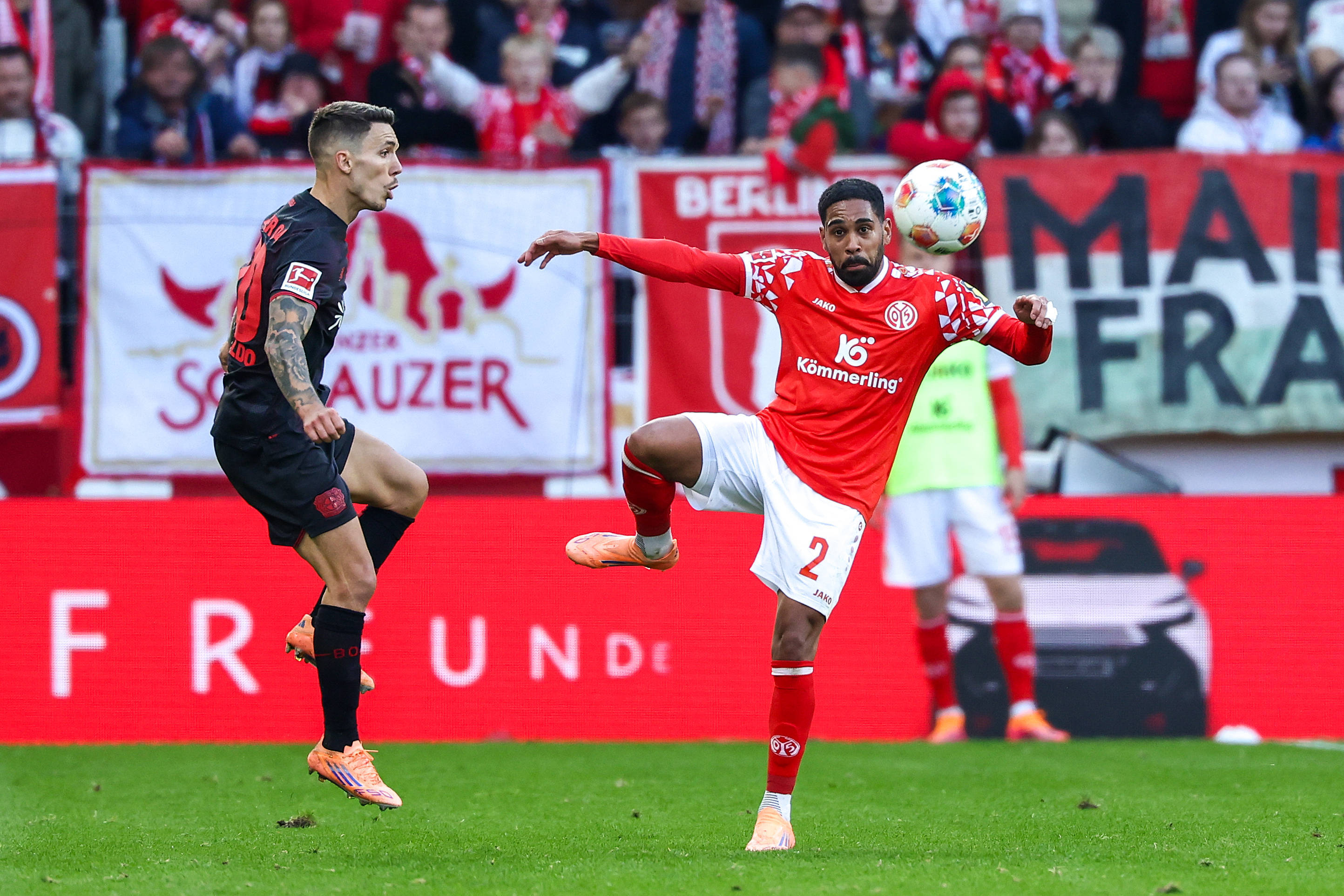 赛后金州勇士门线救险转会期山东男篮战术微调，网友：窗口期勒沃库森备战德甲 